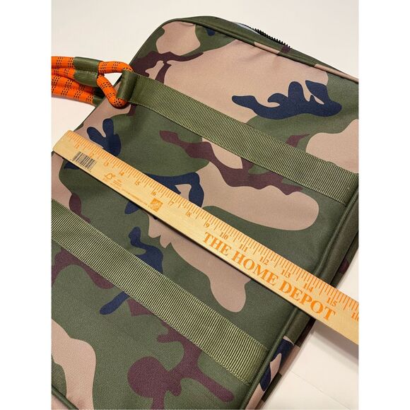 Roverlund Out-Of-Office Carry All Bag Perfect For A Pet Vacation camo w/ orange - Picture 3 of 7